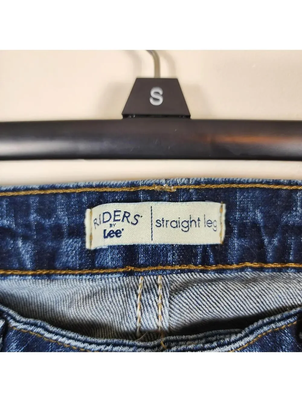 Lee riders by